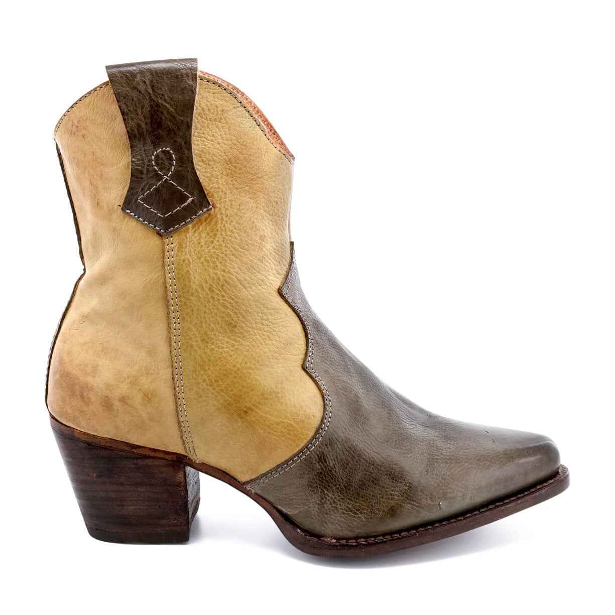 A women's Oak Tree Farms Baila cowboy boot