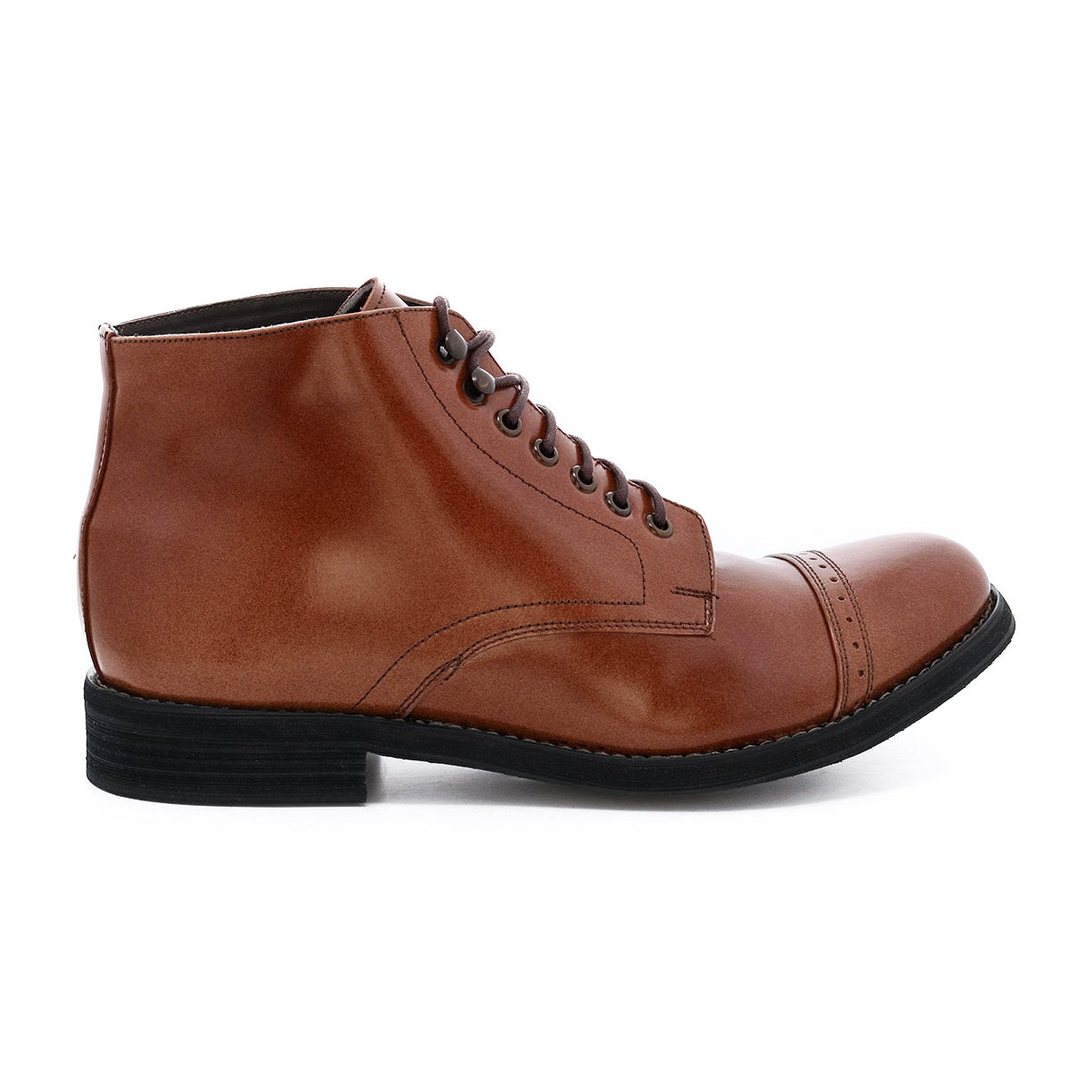 The Oak Tree Farms Howitzer boots exude sophistication and are perfect for casual occasions.